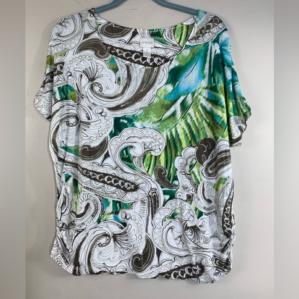 Chico’s White and Green Paisley Swirl Short Sleeve Top Sz 2 w Side Ruching